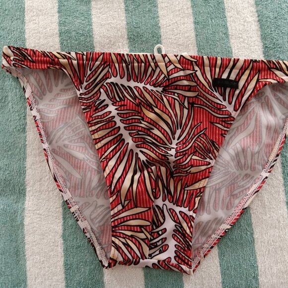 RARE VINTAGE 1" HOM SWIM BRIEF, SIZE 34", RED LEAVES PATTERN (*) (Pre-owned) - Picture 1 of 8